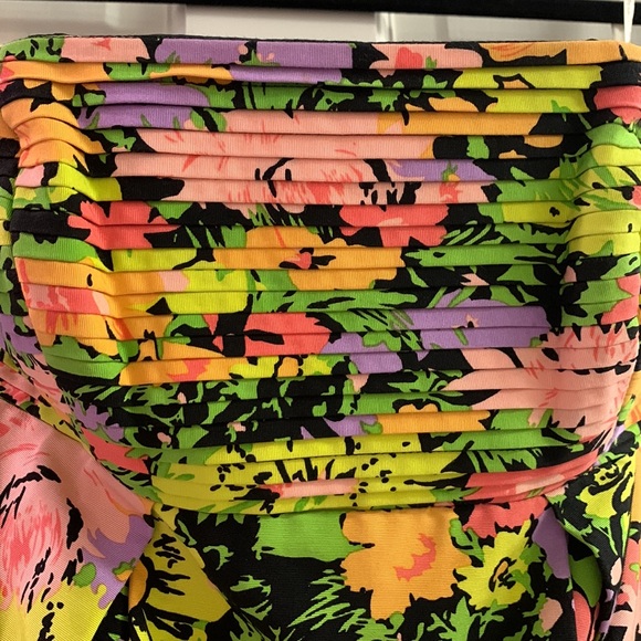 Shoshanna mini strapless dress. Great for a summer party! Fun colors - Picture 3 of 4